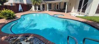 Spacious 5-bedroom king bed with a pool in wonderful Mission 