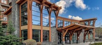 Solara Corner Suite-Pool & Hot Tub & Spa