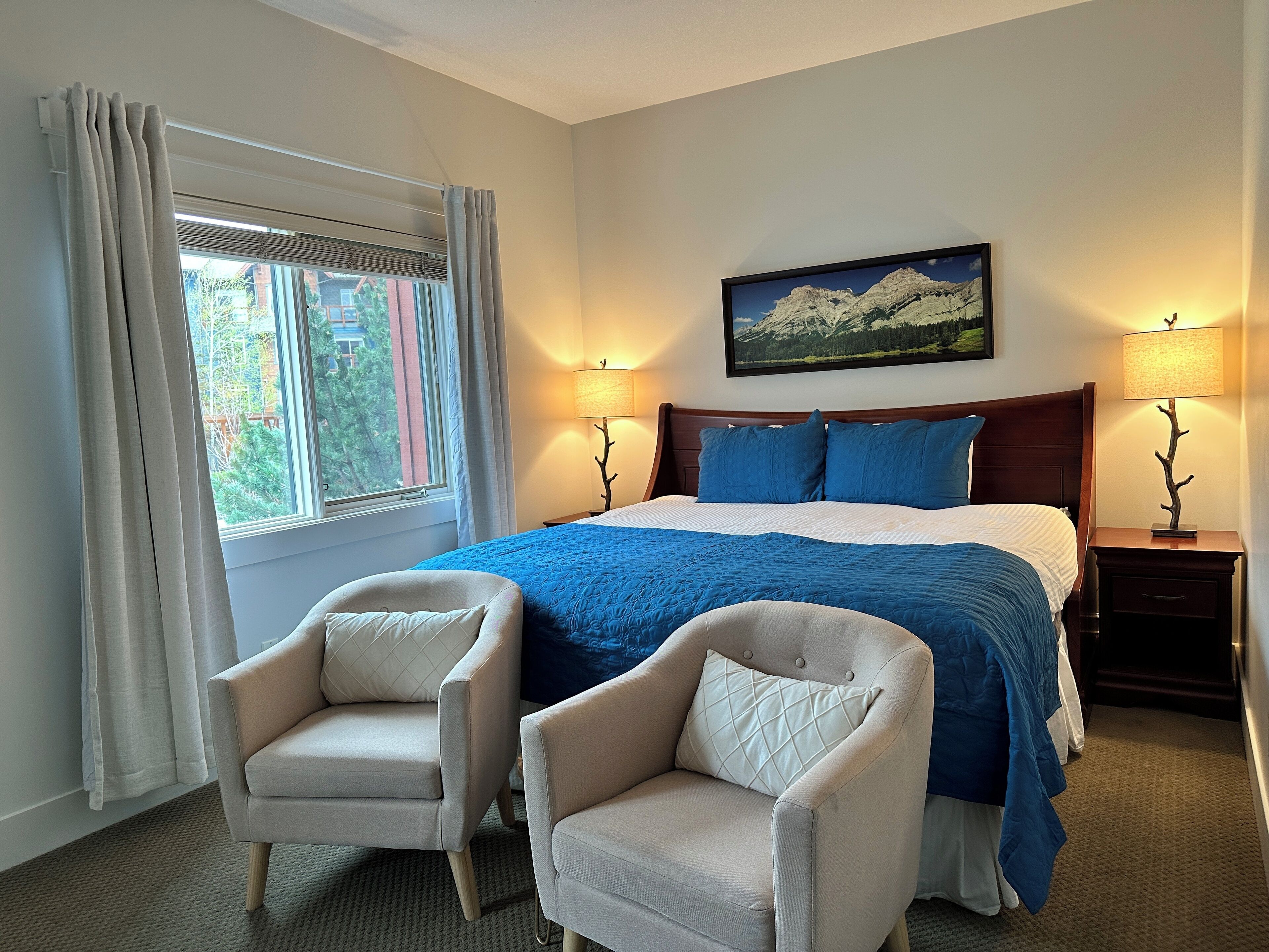 Familjesvit - utsikt mot bergen | 2 sovrum, egyptiska bomullslakan och sängtillbehör av högsta kvalitet