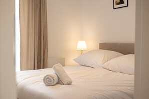 2 Schlafzimmer, Schreibtisch, Bügeleisen/Bügelbrett, kostenloses WLAN