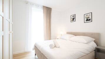 2 bedrooms, desk, iron/ironing board, free WiFi