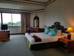 Superior Room | Iron/ironing board, free WiFi, bed sheets - Royal Mekong Riverside Hotel (Nong Khai)