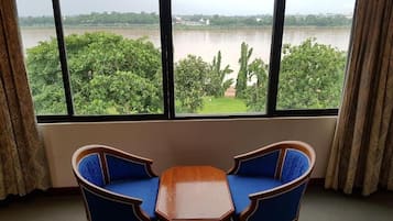 熨斗/熨板、免费 WiFi、床单
