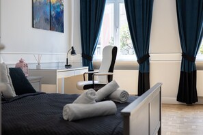 1 多间卧室、办公桌、熨斗/熨衣板、旅行婴儿床