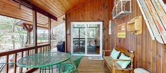 Cozy cabin retreat, private setting, surrounded by nature