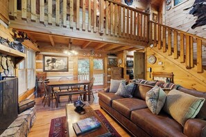 Fernseher, Kamin