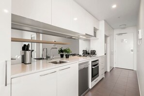 Fridge, microwave, oven, stovetop