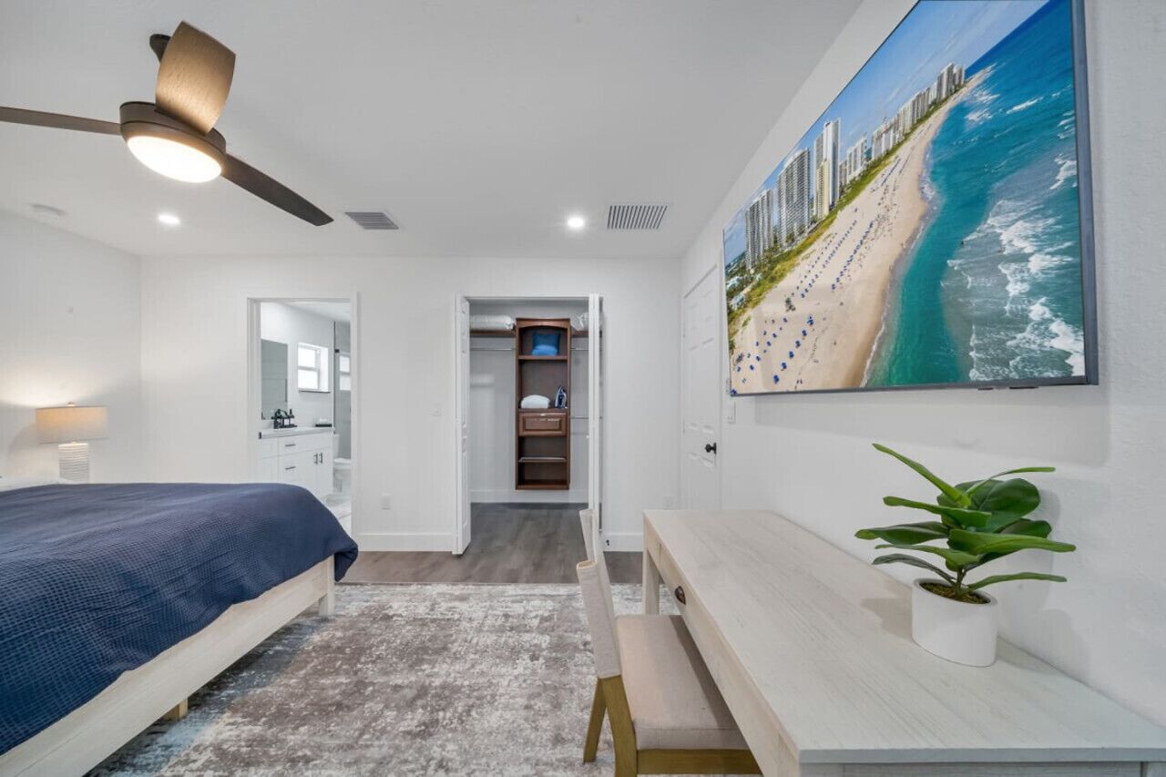 4 bedrooms, desk, iron/ironing board, travel crib