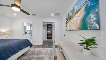 4 bedrooms, desk, iron/ironing board, travel cot