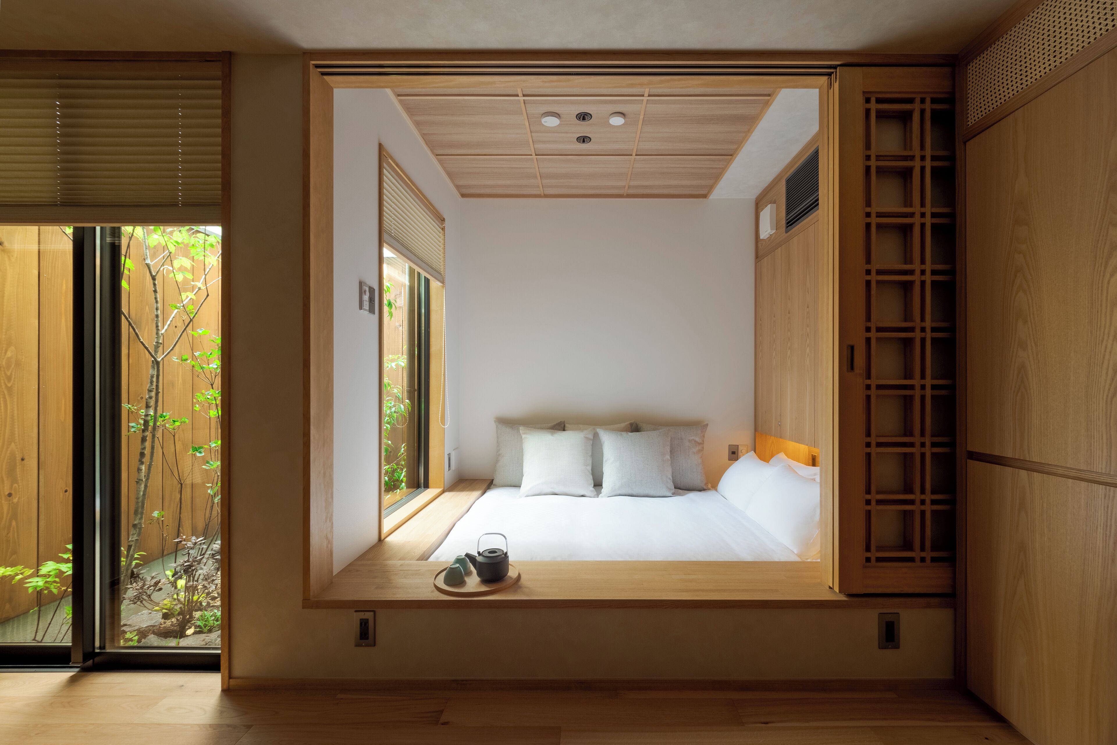 2 bedrooms, in-room safe, individually decorated, individually furnished