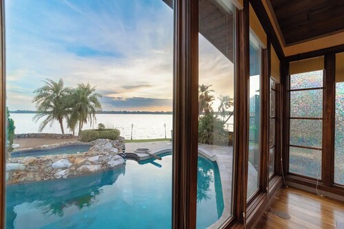 Luxury Lakefront 100,000 Gal Pool Resort Near Disney, Universal, SeaWorld,Outlet