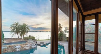 Luxury Lakefront 100,000 Gal Pool Resort Near Disney, Universal, SeaWorld,Outlet