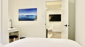 2 bedrooms, desk, iron/ironing board, travel crib