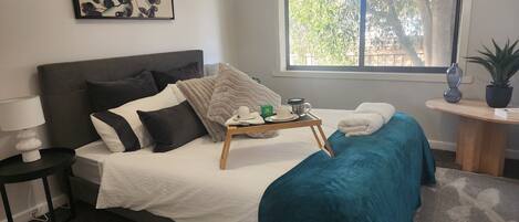 2 soverom, strykejern/-brett, wi-fi (inkludert) og sengetøy