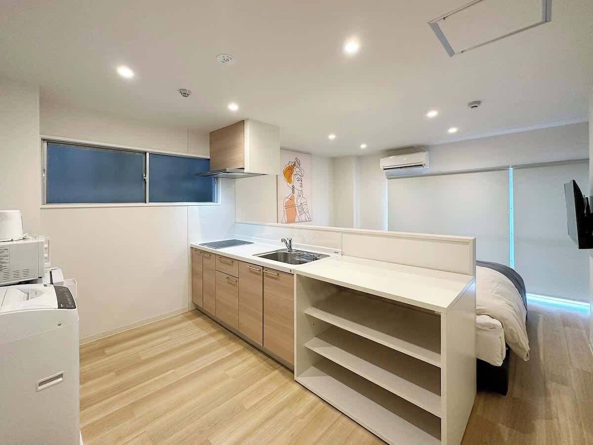 Fridge, microwave, stovetop, electric kettle