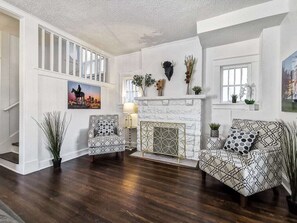 Interior - House w/ Excellent Locale.  Beautifully remodeled! (Kansas City)