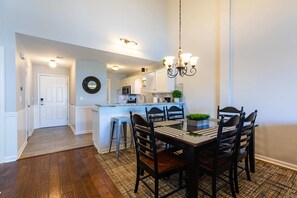 Dining - 3BD/3BA Beauty! Summa (Branson)