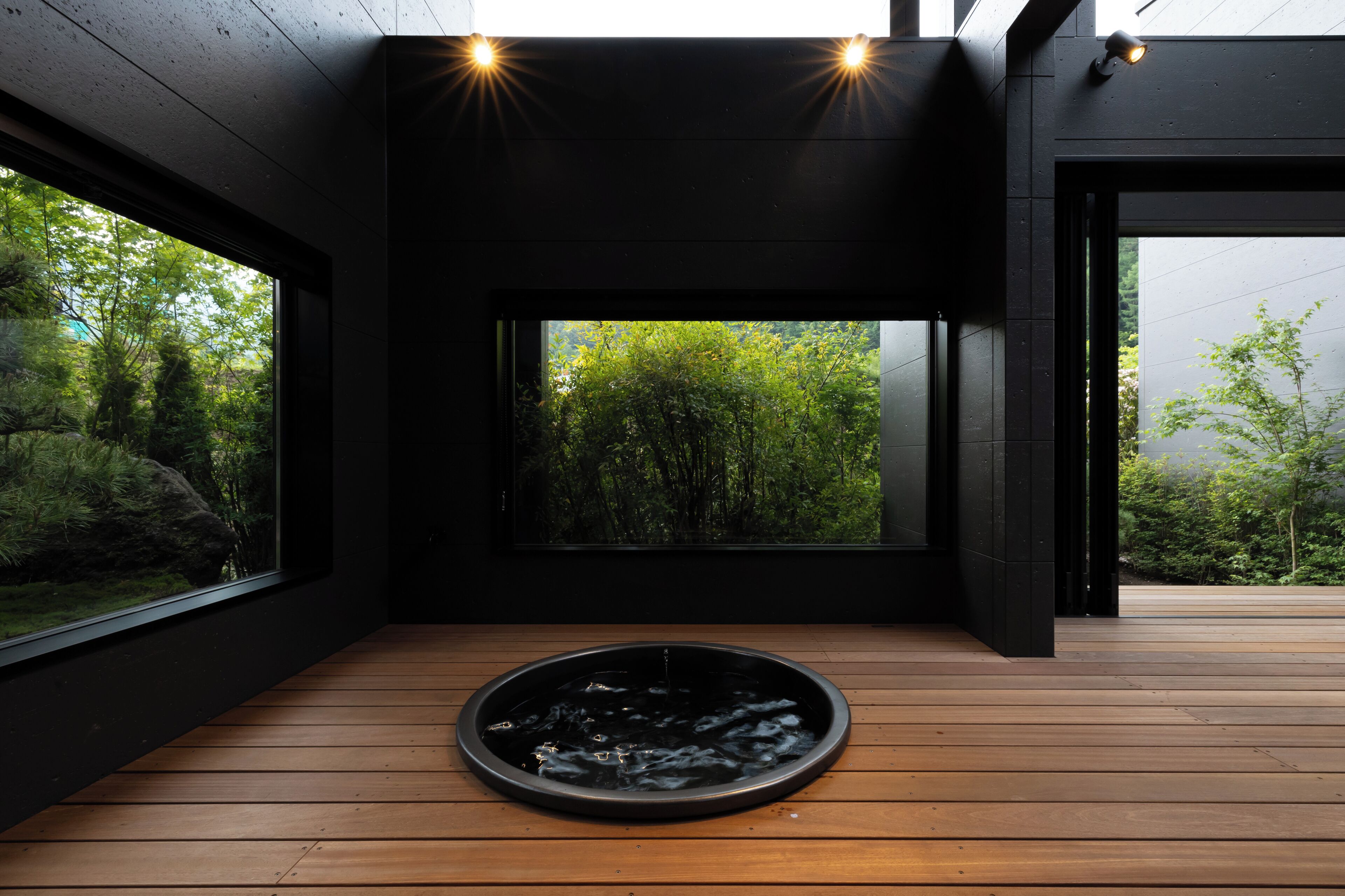 Soundproofing, free WiFi