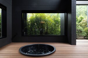 套房, 多张床, 私人浴室, 花园景观 | 隔音、免费 WiFi