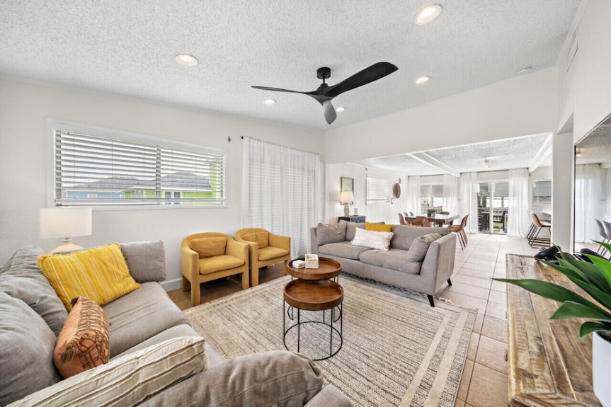 Beach Bungalow With Breathtaking Ocean Views - Jamaica Beach, TX
