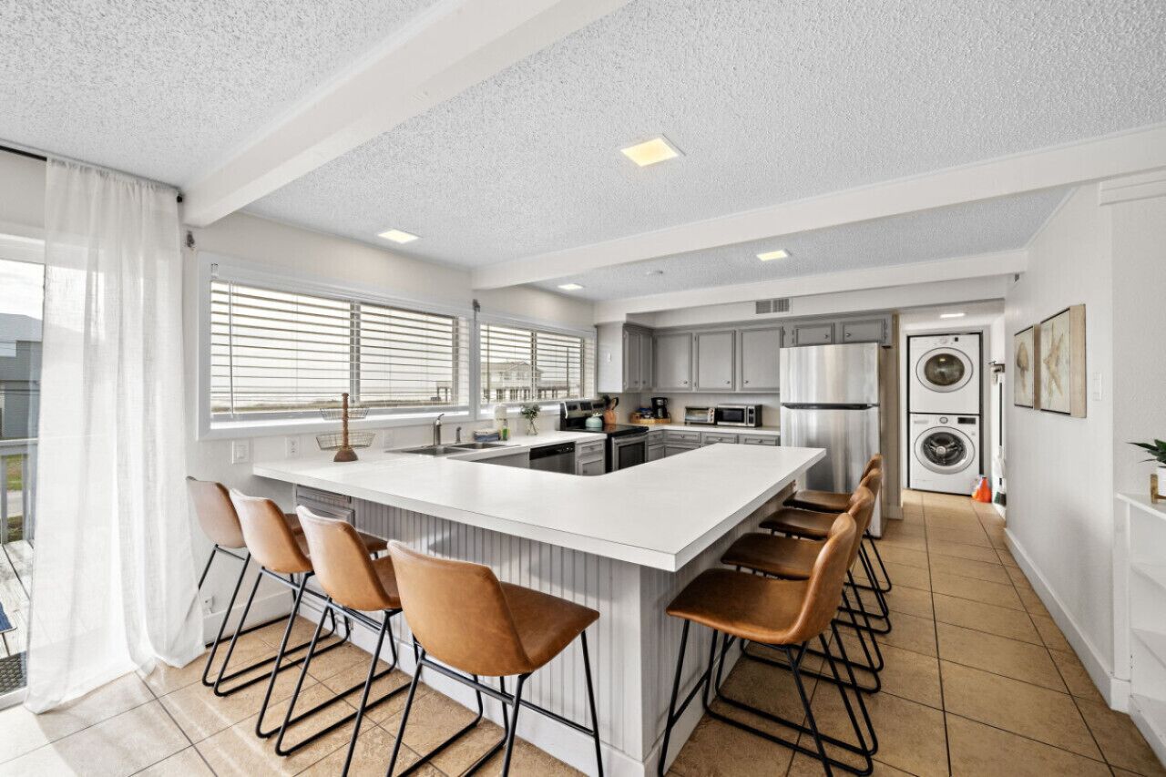 Kylskåp, mikrovågsugn, ugn och spishäll