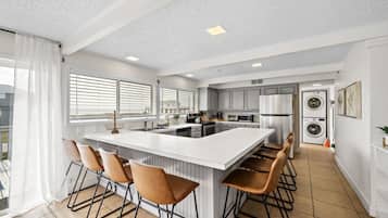 KylskÄp, mikrovÄgsugn, ugn och spishÀll