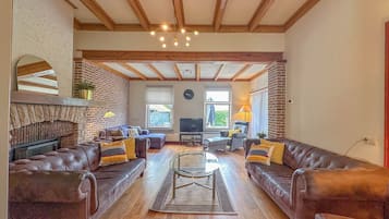 Télévision, table de tennis de table