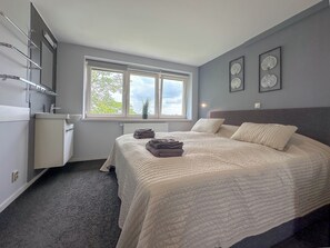 7 Schlafzimmer, Internetzugang