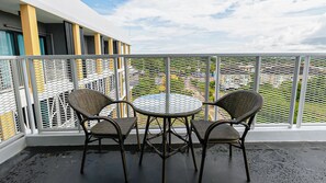 套房 | 客房內保險箱、免費無線上網、床單