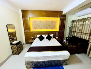 Schreibtisch, kostenloses WLAN