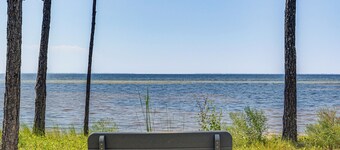 Walk to Bay & Dtwn: Port St Joe Paradise w/ Grill!