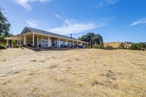 Exterior - Paso Robles Gem w/ On-Site Vineyard: Pets Welcome! (Paso Robles)