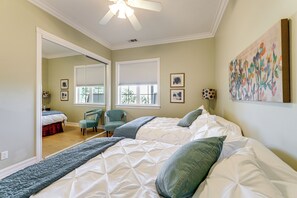4 bedrooms, iron/ironing board, WiFi, bed sheets - Paso Robles Gem w/ On-Site Vineyard: Pets Welcome! (Paso Robles)