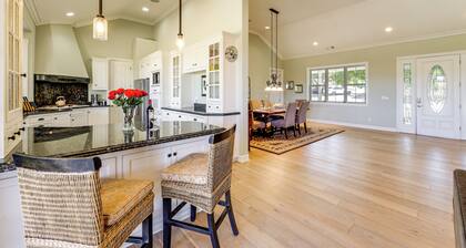 Paso Robles Gem w/ On-Site Vineyard: Pets Welcome!