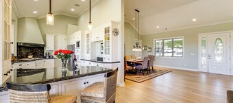 Paso Robles Gem w/ On-Site Vineyard: Pets Welcome!