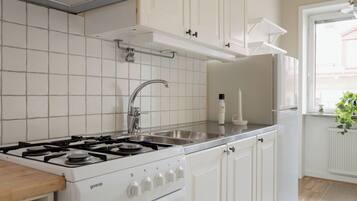 KylskÄp, mikrovÄgsugn, ugn och spishÀll