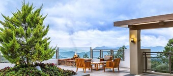 Serene Premier Cozy Condo with Balcony, 2BR Parking Outlook Drive Baguio