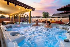 Bain à remous extérieur