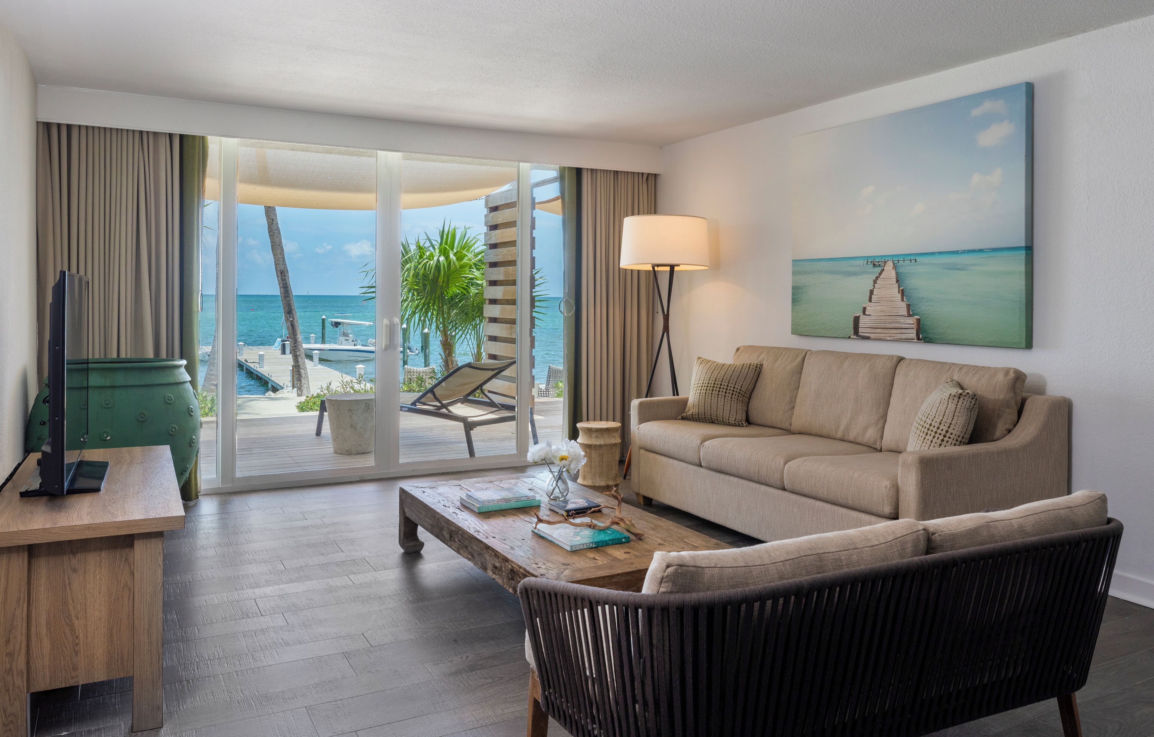 Ideal Mix Of Comfort And Value 1br! Onsite Pool, Free Parking, Pets Allowed - Islamorada, FL