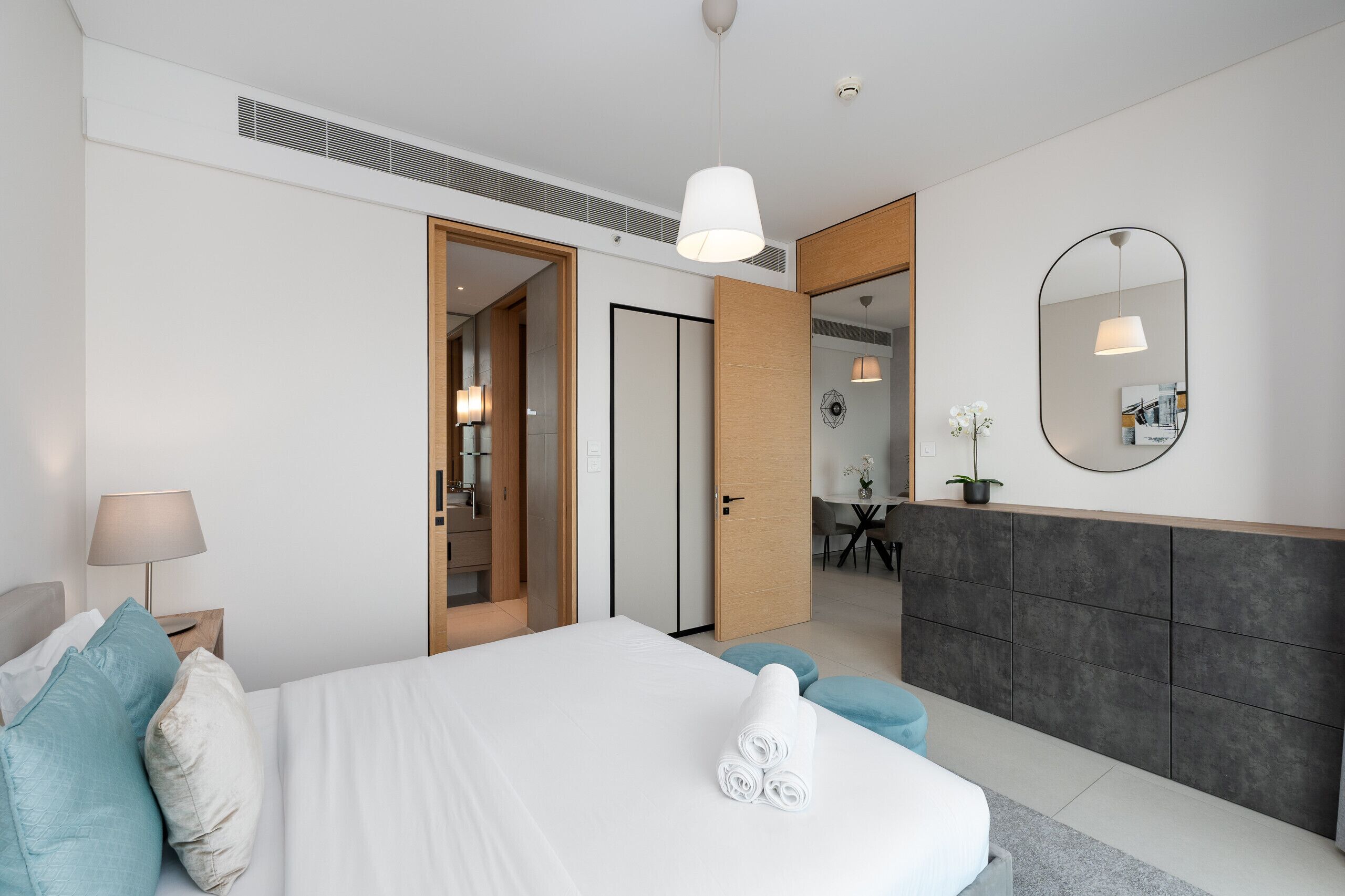 1 chambre, coffres-forts dans les chambres, fer et planche à repasser