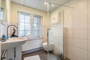 Douche, serviettes fournies