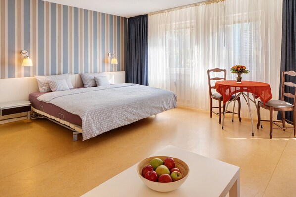 Free WiFi, bed sheets - Stiegeler Apartment No. 1 Adelhauser with Private Terrace and Wi-Fi (Freiburg)