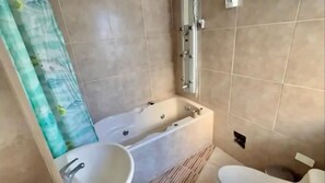 Toallas, jabón, shampoo 