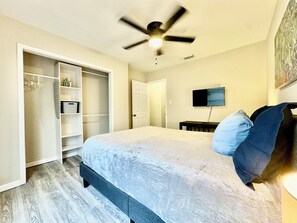 2 chambres, fer et planche à repasser, Wi-Fi, draps fournis