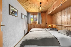 3 bedrooms, free WiFi, bed sheets