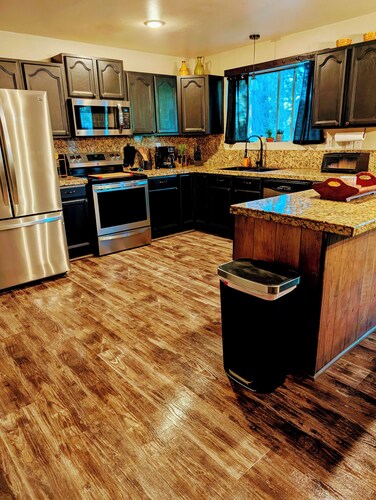 Enjoyable 4-bedroom house 1 min from Fool Hollow Lake!