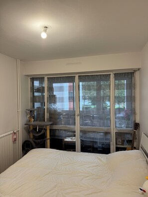 1 chambre, fer et planche à repasser, Wi-Fi, draps fournis