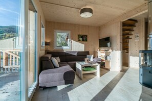Smart-TV, Kamin, DVD-Player
