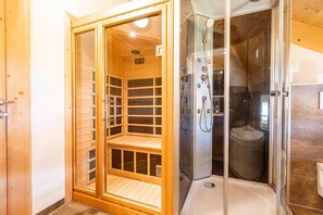 Shower - Lavish Chalet in Sankt Georgen with Jacuzzi (Sankt Georgen am Kresichberg)