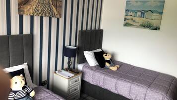 Standard Twin Room, Sea View | Free WiFi, bed sheets